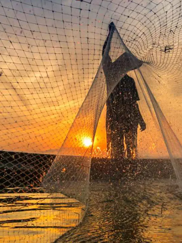 Knowhere Travels and tours. Knowwhere 2 Travel. Guided Sightseeing Tours Cambodia. Tailored Itineraries Cambodia. Group tour Cambodia. Private tour. Cambodia. Trusted Travel Partener in Cambodia. Group tour traveling in Cambodia. Tonle Sap Lake Tour.